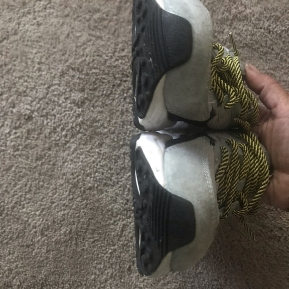 Boys FILA gymshoes gray / multiple colors size 4.5 - Picture 6 of 7